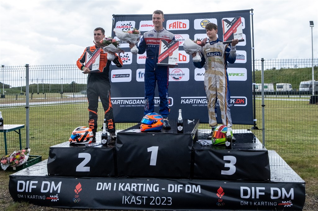 Victor Wolfsohn måtte med sin straf se sig henvist til andenpladsen i det samlede KZ2-løb. Det gik til tyske Lukas Thomsen, mens Gianni Andrisani, ligeledes Tyskland, tog tredjepladsen.
(Foto: Niklas Majgaard, Boxengasse.dk/DanishKartingLeague)